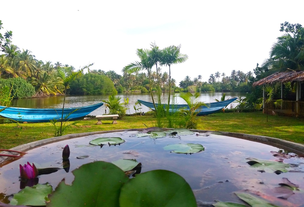 Lagoon Resort Goviyapana