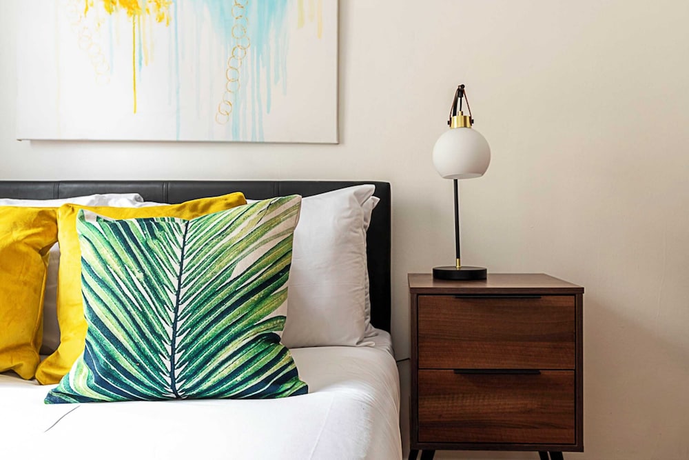 Stylish Flat In Vibrant Shoreditch view 2
