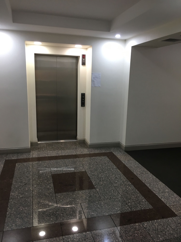 City Escape 3BD in Adelaides East End 5