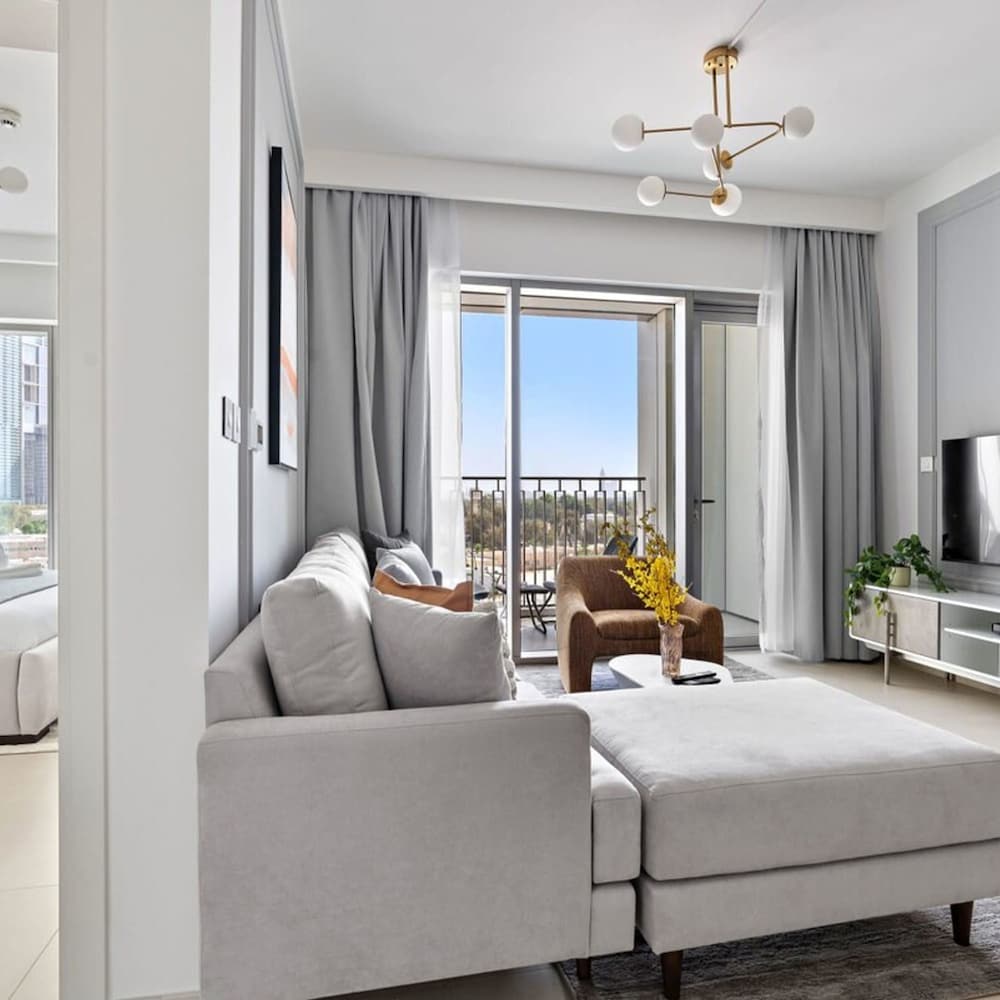Silkhaus Furnished 1bdr in New Tower Pool Gym
