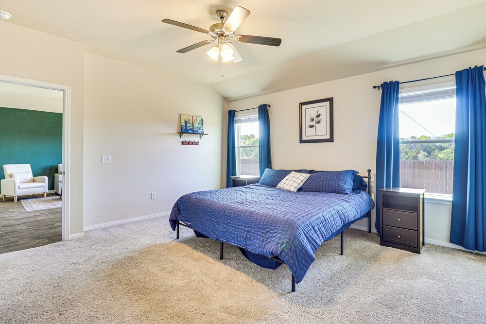 Shop, Dine & Unwind: Pet-friendly Home in Austin!