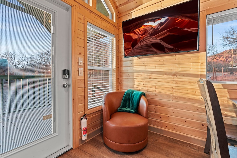 NEW Moondance Majestic Mini Cabin Cathedral Rock