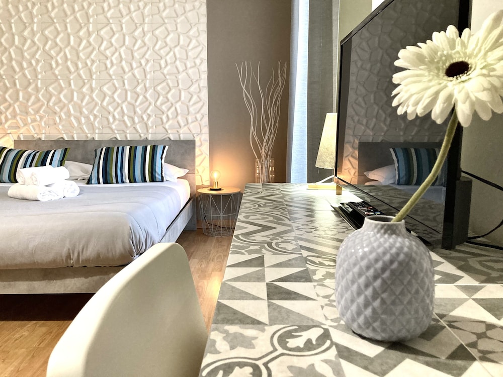 Hotel B&B Stesicoro InHabit- Guesthouse City Center - Image 1