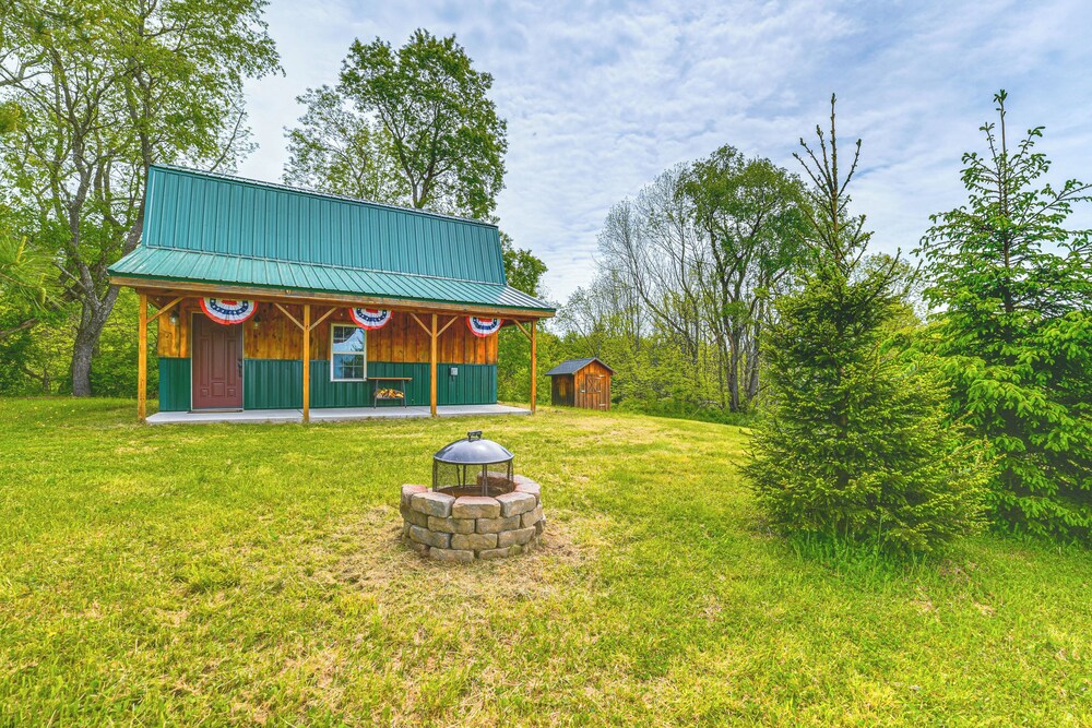 Escape to Nature: Secluded Mcdonough Cabin!