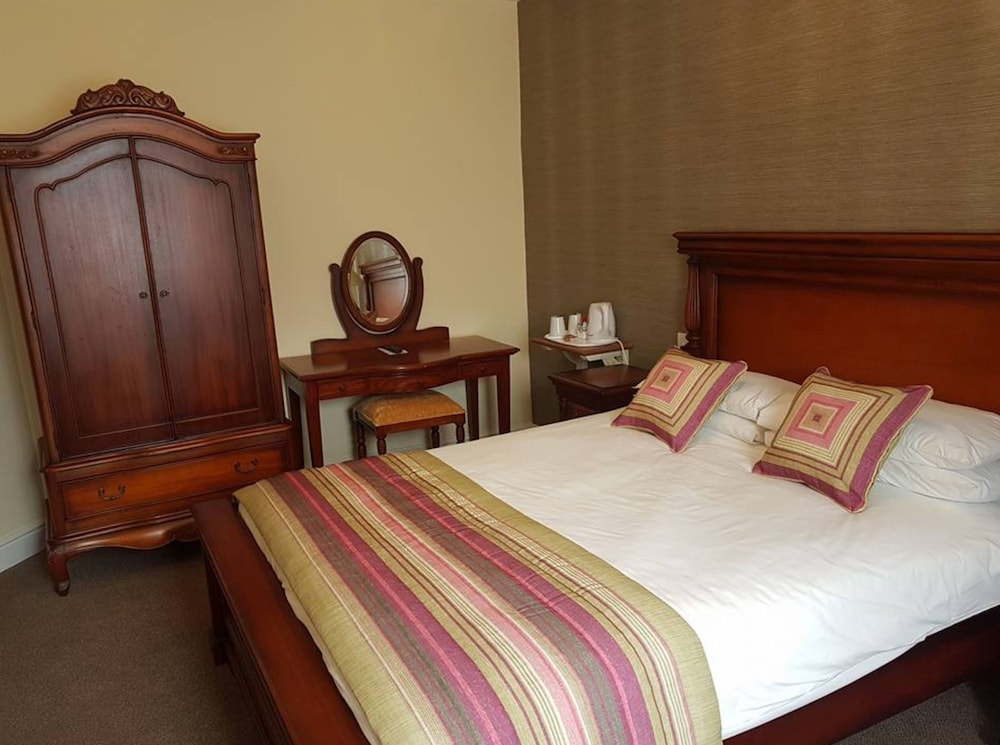 The George Hotel, Crewkerne view 4