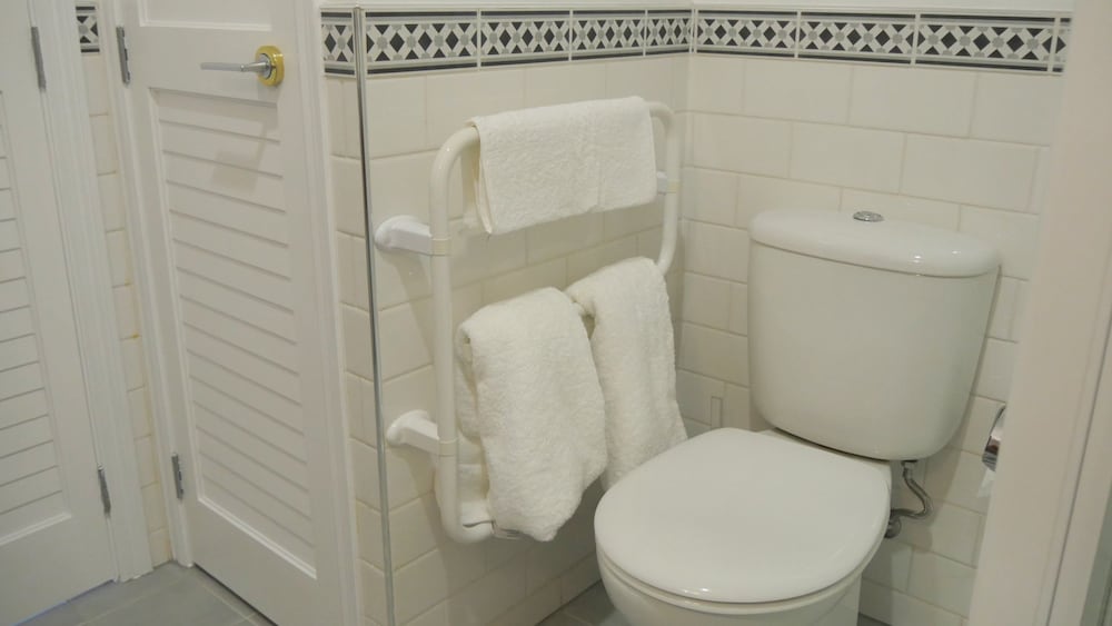 Princes Wharf Couple's Retreat - Adults Only