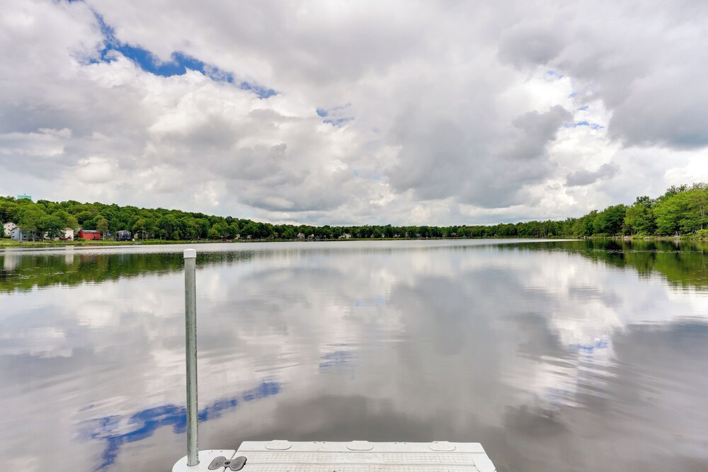 Walk to Lake Carobeth: Gem in Pocono Country Place