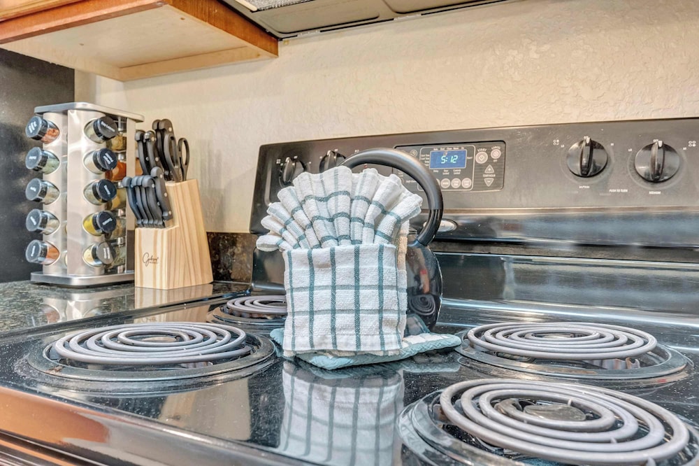 2BR Fireworks View With Pool Spa 5 Minutes to Disney