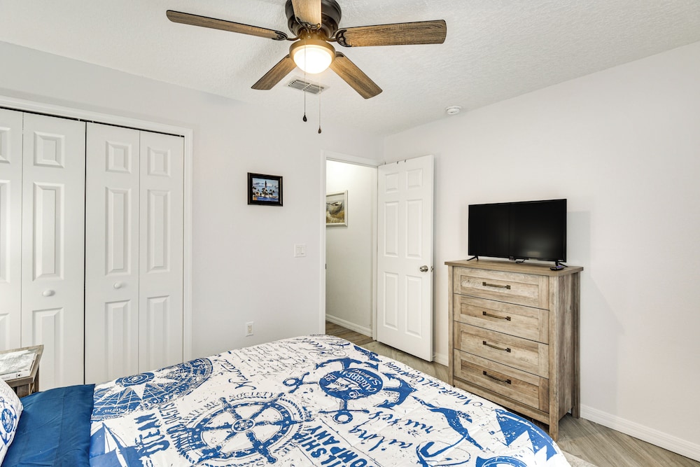 Palm Coast Comfort: Family Home w/ Lanai, Big Yard
