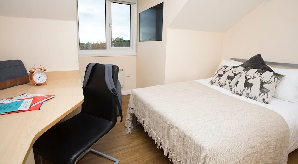 Heald Court Student Only  Ensuite Room