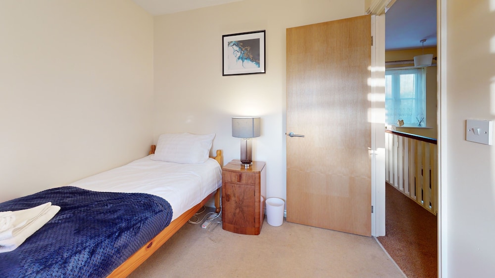 Impeccable 4-bed House in London