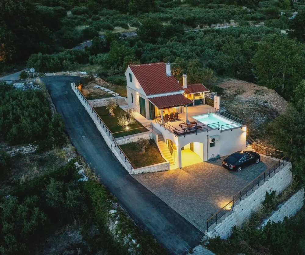 Villa Maslina Nearby Split - Crovillas