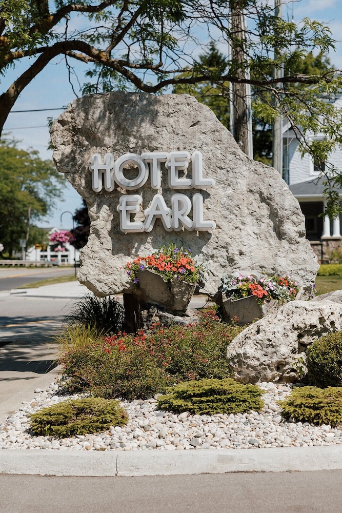Hotel The Earl - Image 1