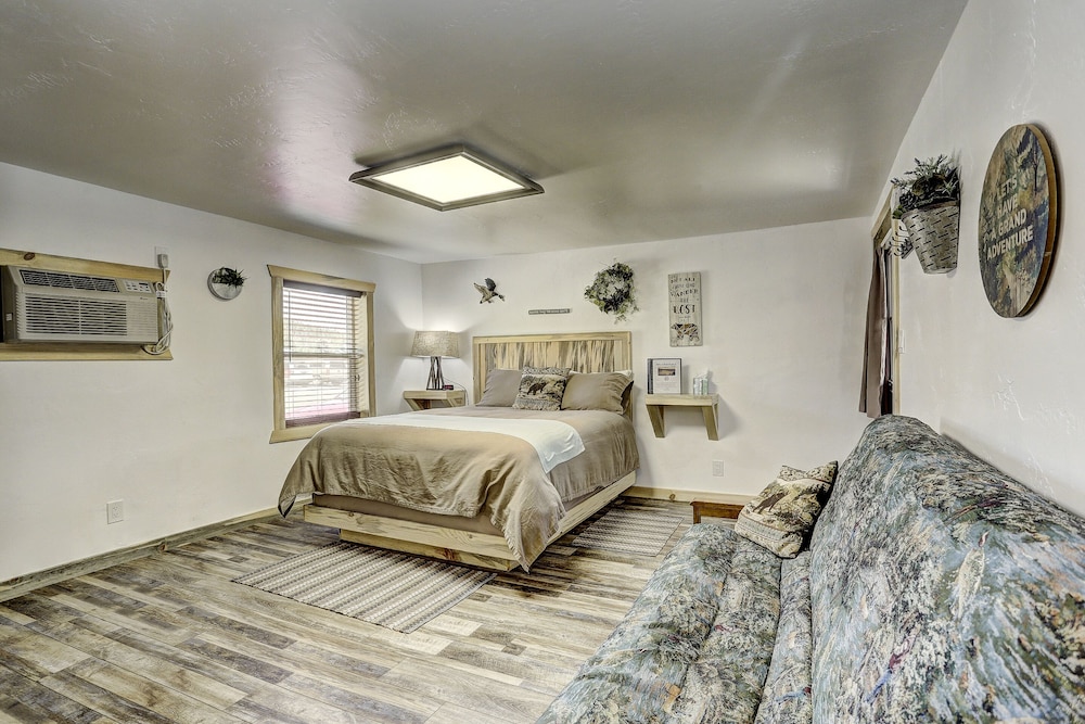 Cascade Lake Inn