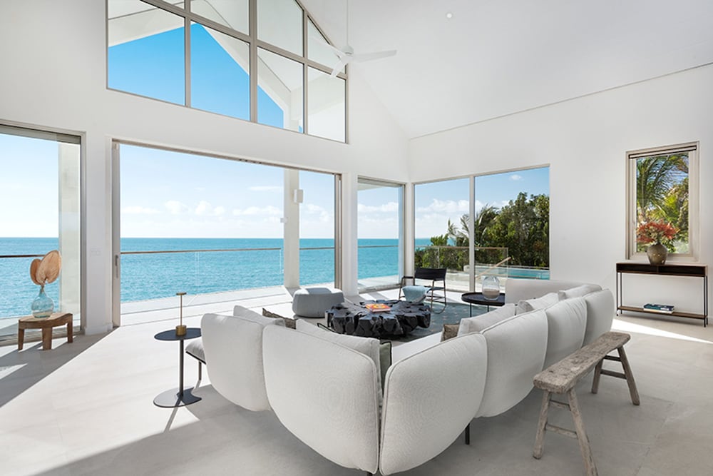 La Mer Villa West Luxury Oceanfront on Sapodilla Bay