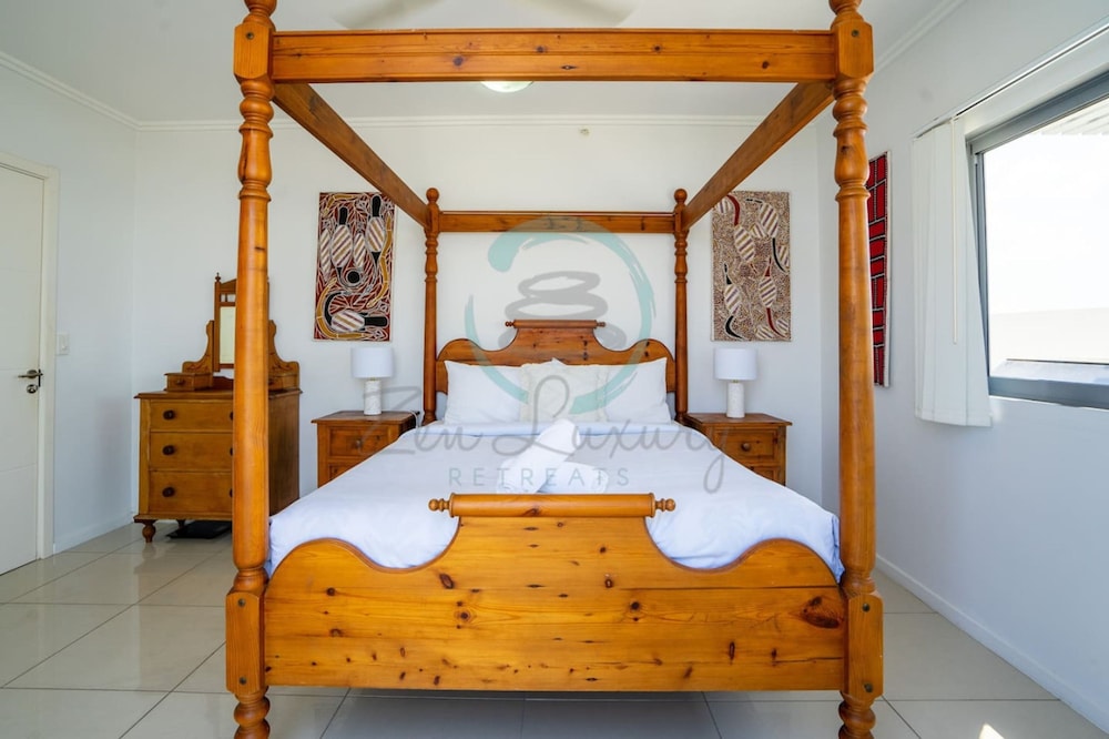 Zen Mitchell Rooftop Outdoor Dining Oceanview - Image 2