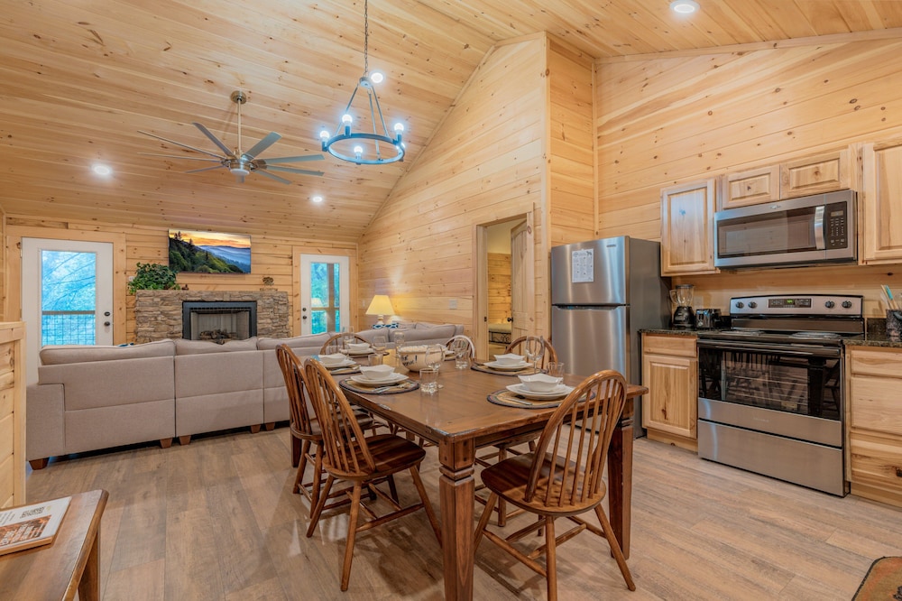 Misty Mountain Getaway - 2 bedroom 2 Cabin