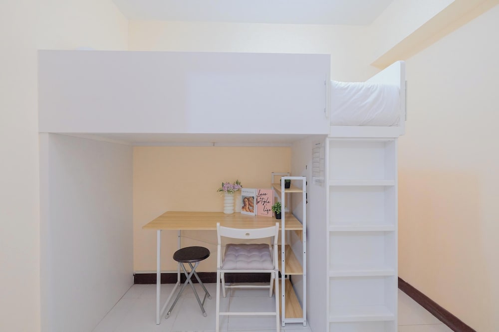 Homey 2Br Apartment At Cinere Resort Near Cinere Mall