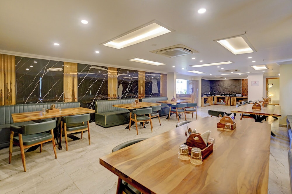 FabHotel Prime SN Blue