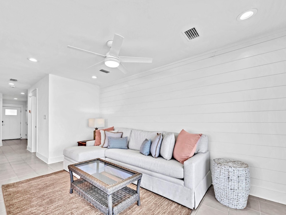 Blue Mountain Beach Villas 5B