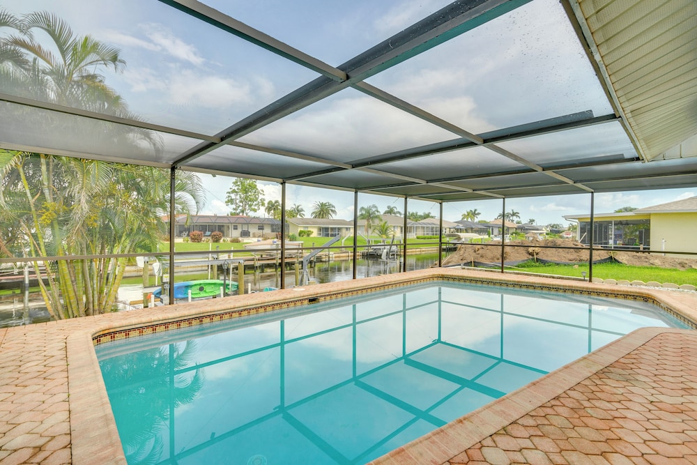 Swim, Golf & Explore: Pet-friendly Cape Coral Home