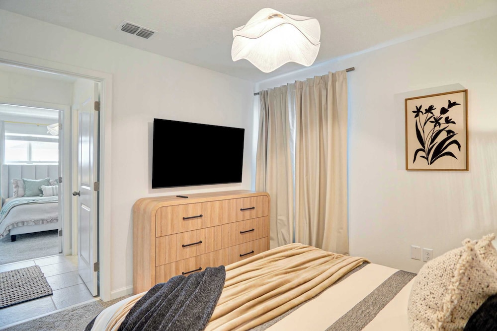 Luxury 7BR Villa, Pool, Spa & Game Room