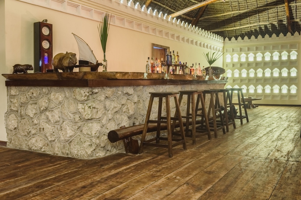Hakuna Majiwe Beach Lodge
