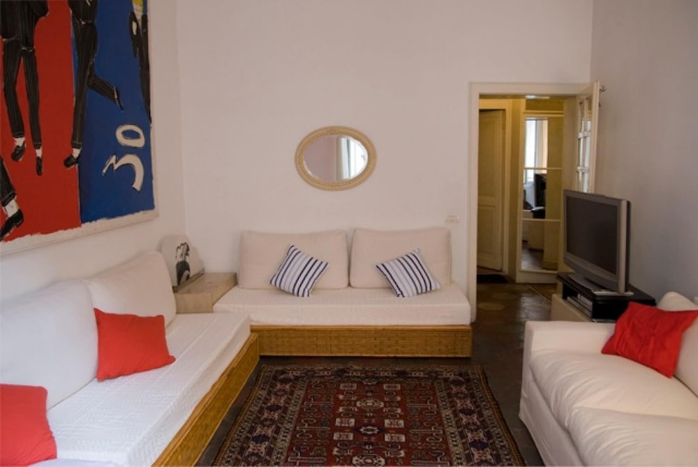 Rome With a Garden Delightful 1 Bedroom Apartment With Private Garden in Historic Trastevere