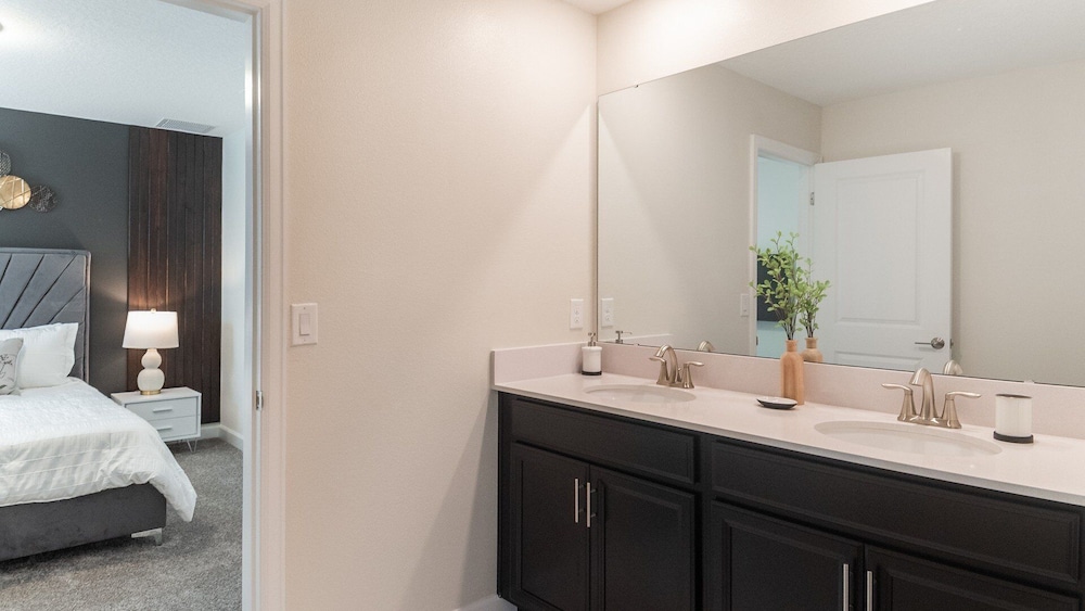 Championsgate Resort 8 Bedroom Home with Game Room+Pool 8 Home