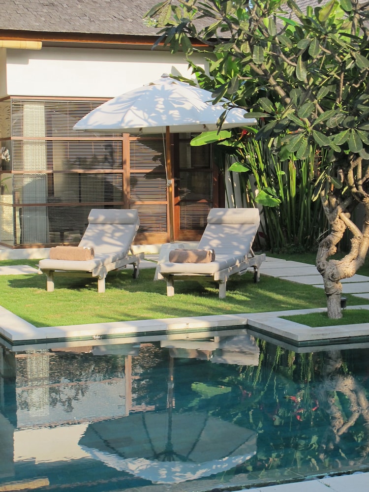 Nyaman Villas