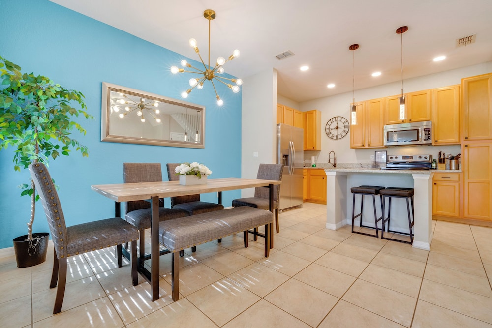 Explore WDW From Coral Cay Resort! Home w/ Lanai