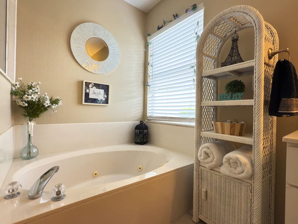 Near Disney Villa 3 bd Private Pool