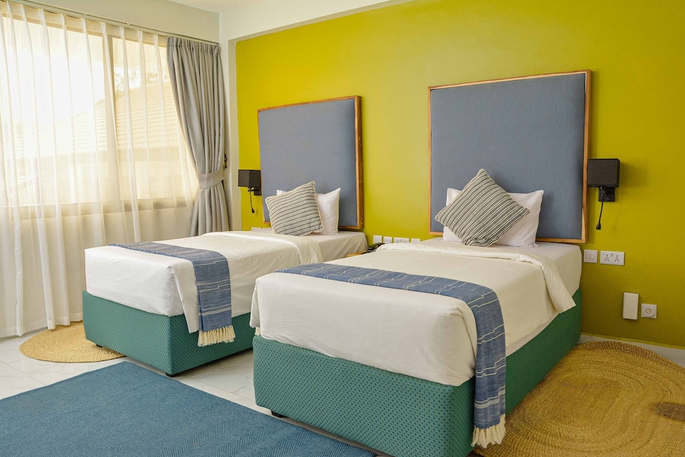 Best Western Jangwani Sea Breeze Hotel