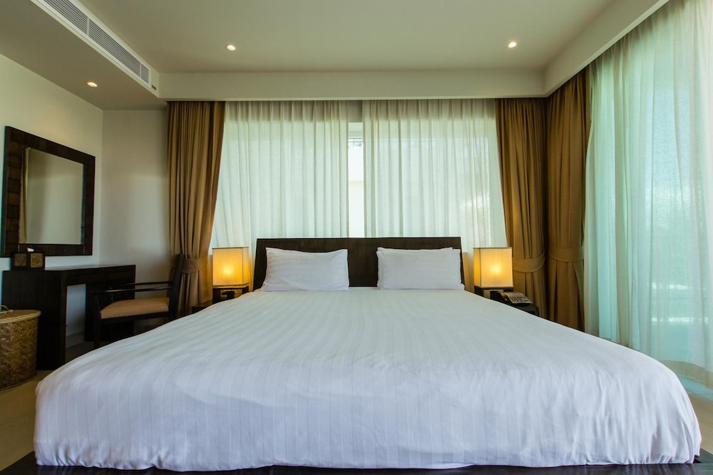 Dahlia 2 Bedroom Amazing Seaview