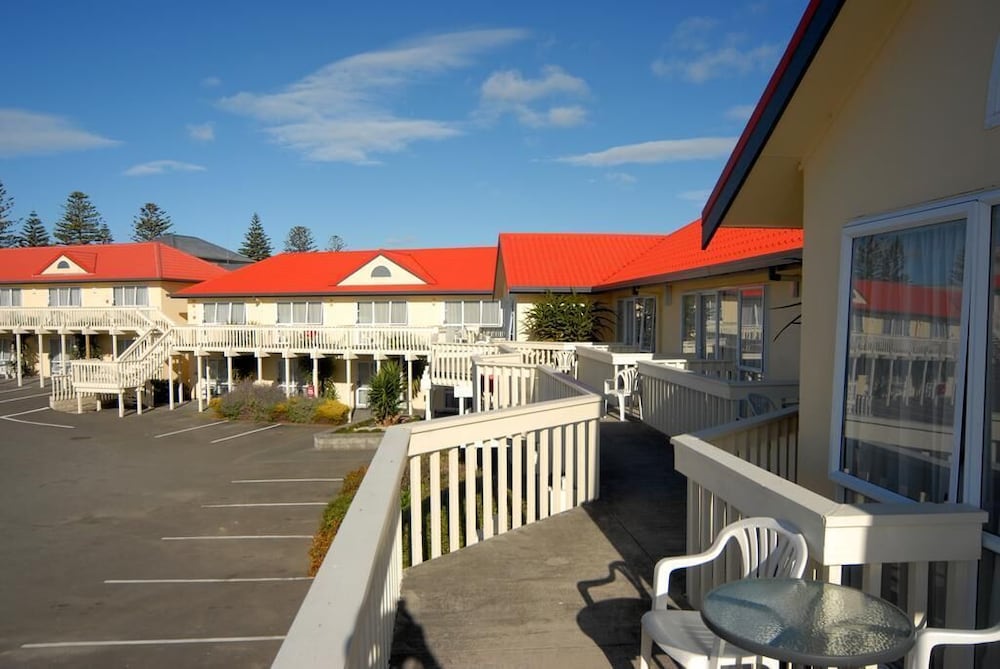Fountain Court Motel
