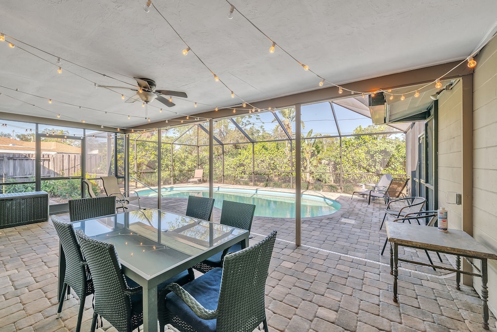 Beautiful Pool Home Near Siesta Key Beach 2 Bedroom Home