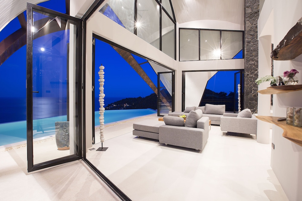 Villa Moonshadow