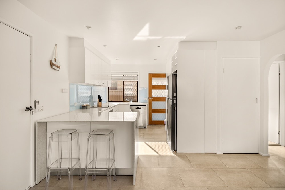 2-bed Beach Escape With Courtyard