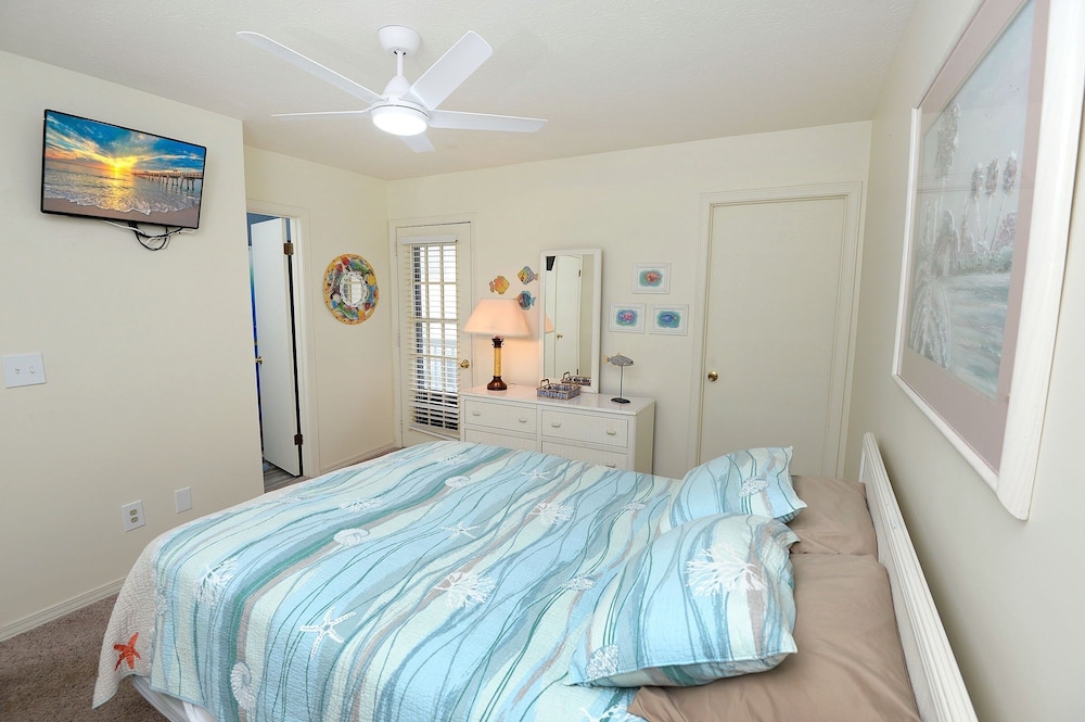 133 West Leslie Lane 2 Bedroom Townhouse