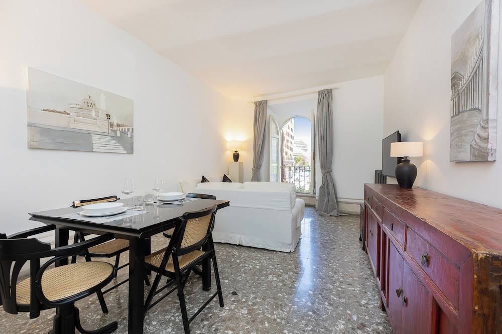Angelico Apartment