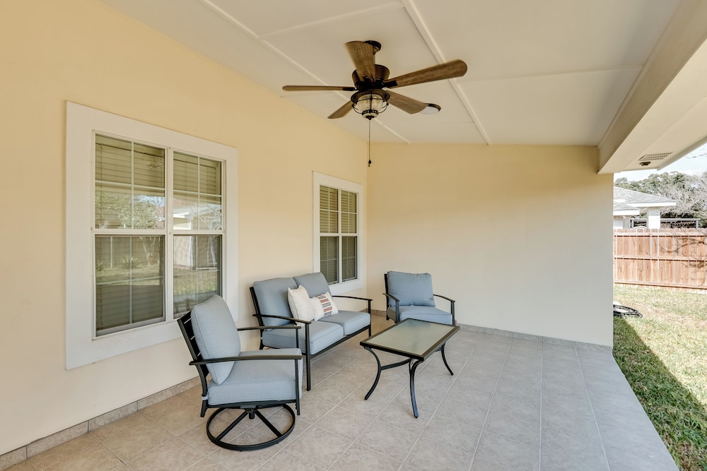 Fenced Yard: Home Near Hospitals in Edinburg!