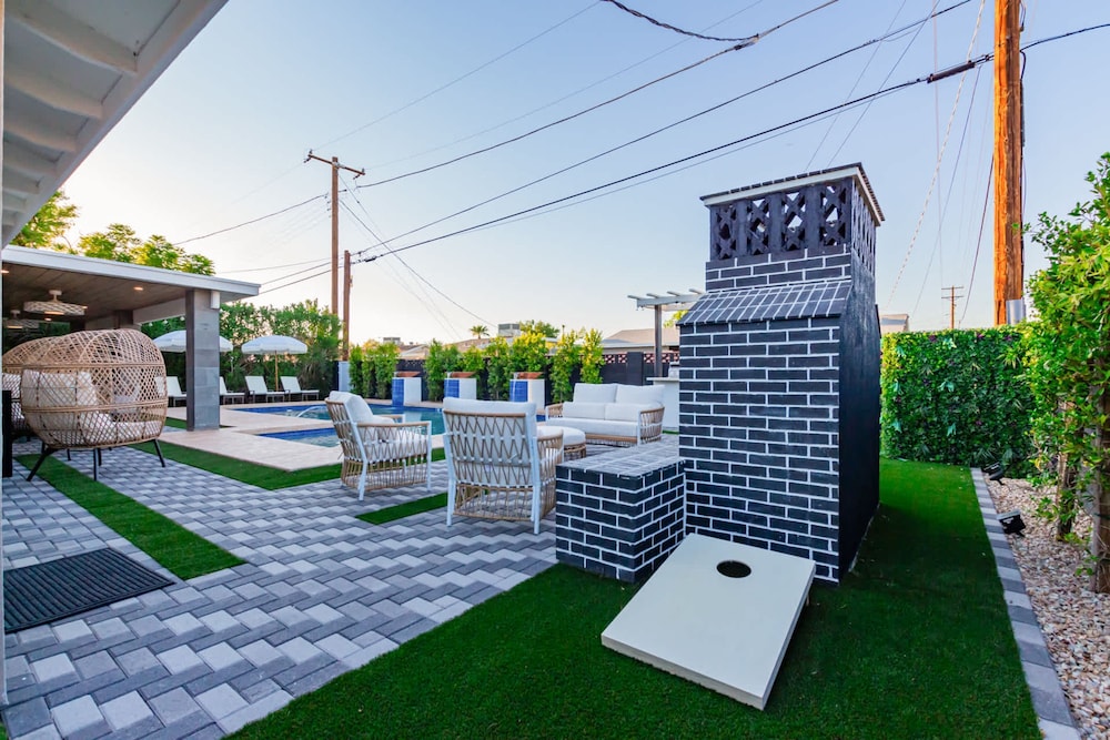 NEW The Kensington Custom Pool Al-fresco Living