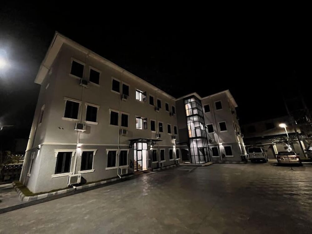 A3 Apartments