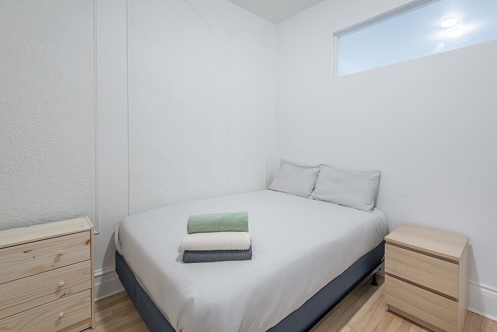 5221 St Urbain - Image 5