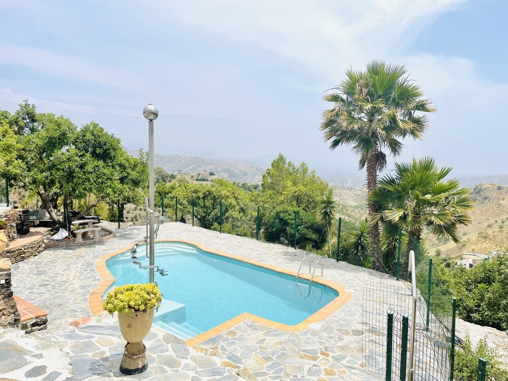 Casa Rural Comares con Piscina Privada by At Home