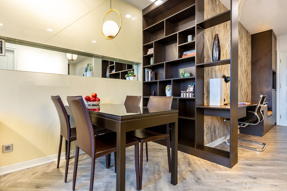 Oasis Vinhome Golden River Apt