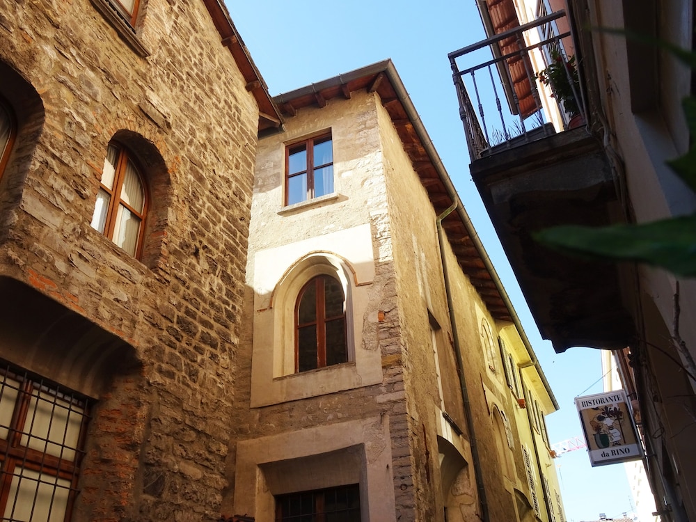 Photo 33