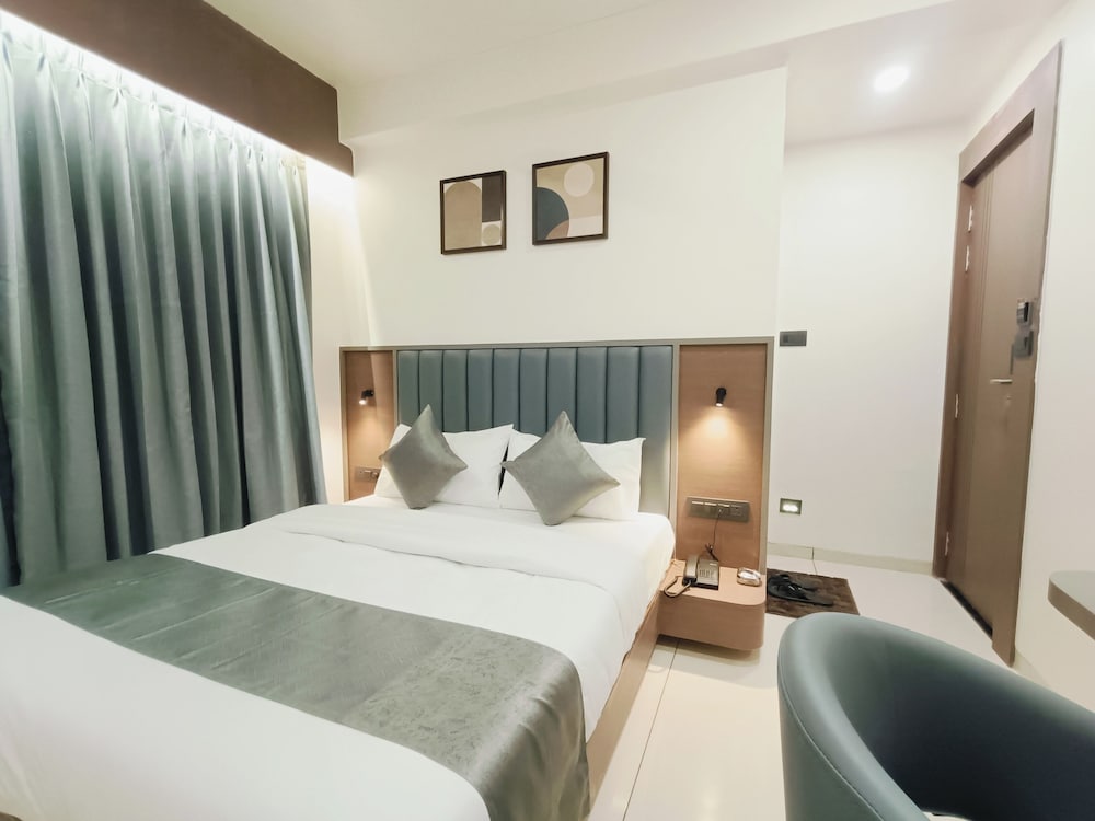 Hotel Maskan Surat