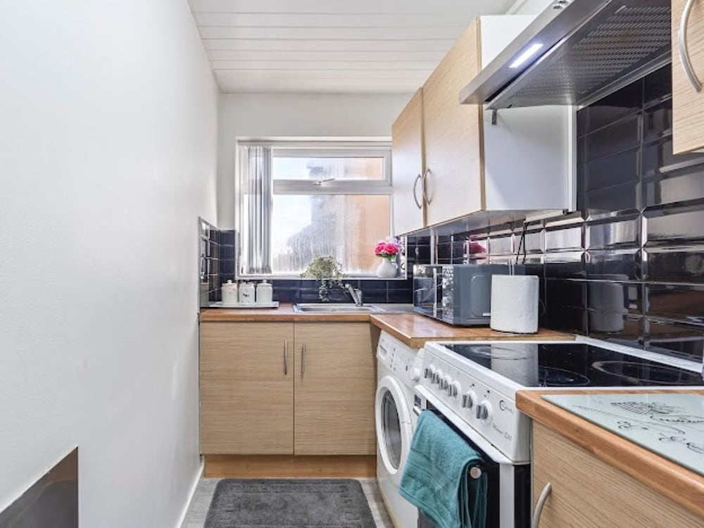 1 Bedroom Apartment Sleeps 4, Free Parking, Tv