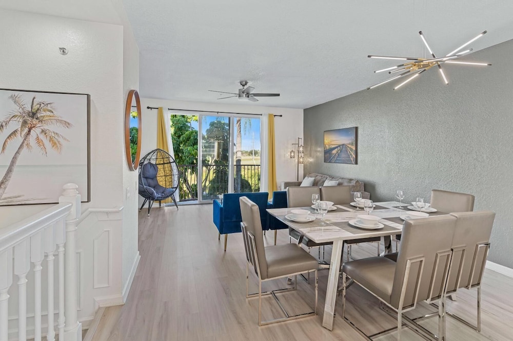 Vista Cay Swanky